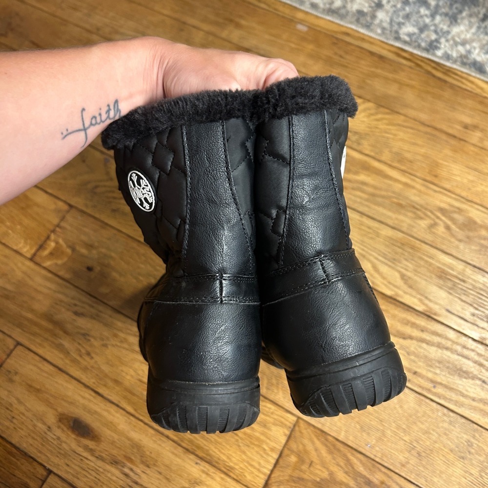 Totes Adrian Women Black Quilted Faux Fur Lined Winter Snow Boots Size 10M - Picture 4 of 5